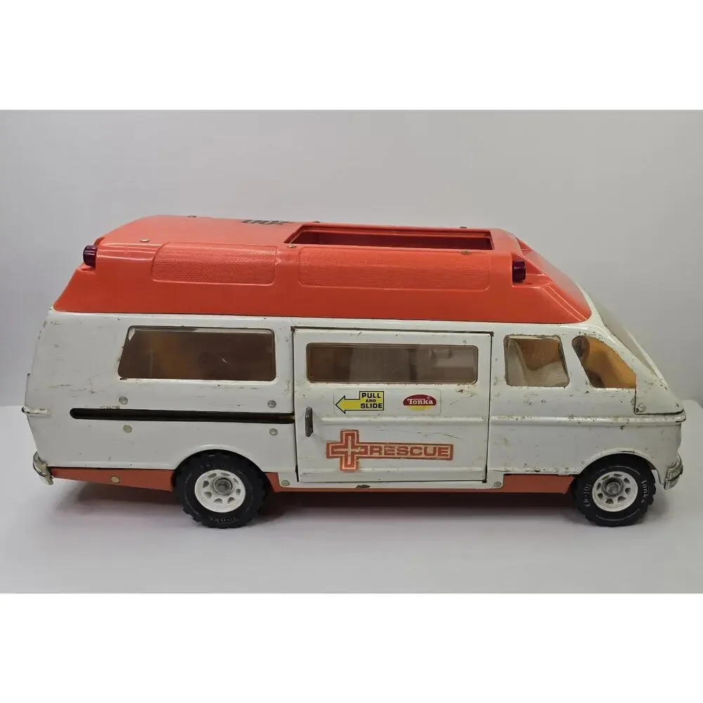 VINTAGE TONKA PRESSED STEEL RESCUE AMBULANCE